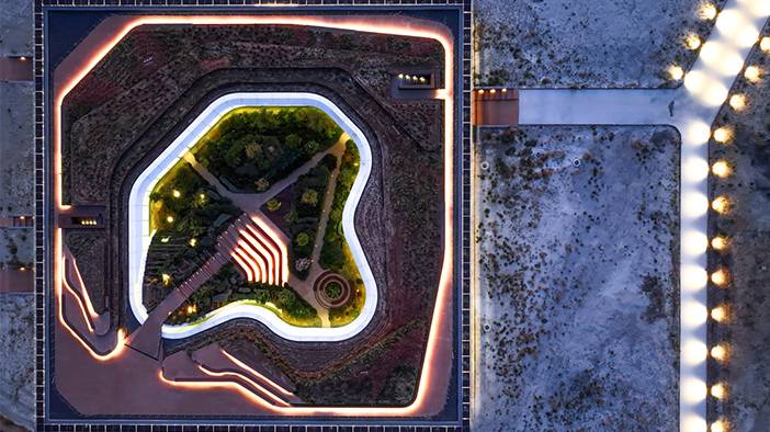 Konya'daki ilginç yapının çok sayıda ödülü var: Dışı süslü, içi güçlü 24